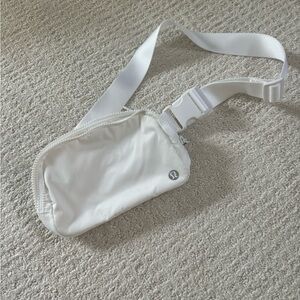 Lululemon Everywhere Belt Bag